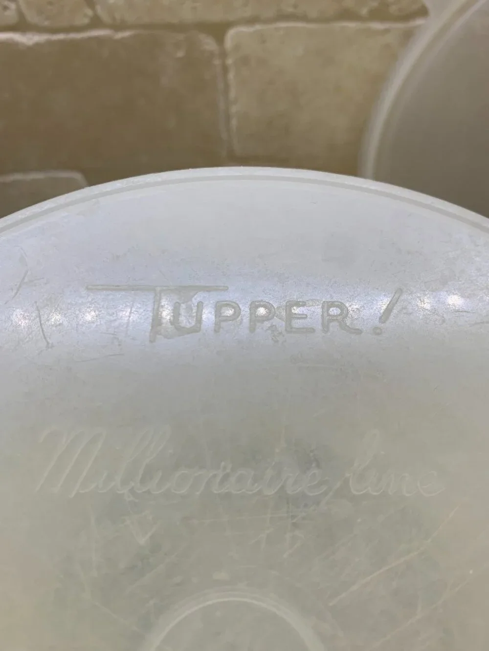 Vintage Tupperware Millionaire Line Lid Tupper Seal condition #254 W/ Lid